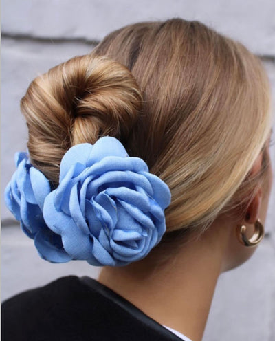 Smooth Rosa Hair Claw Light Blue Middle