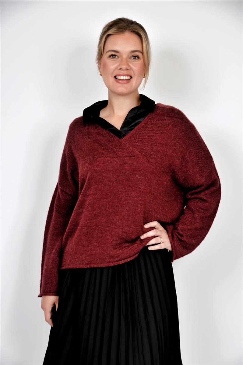 Cozy Sweater v-neck Dark Red