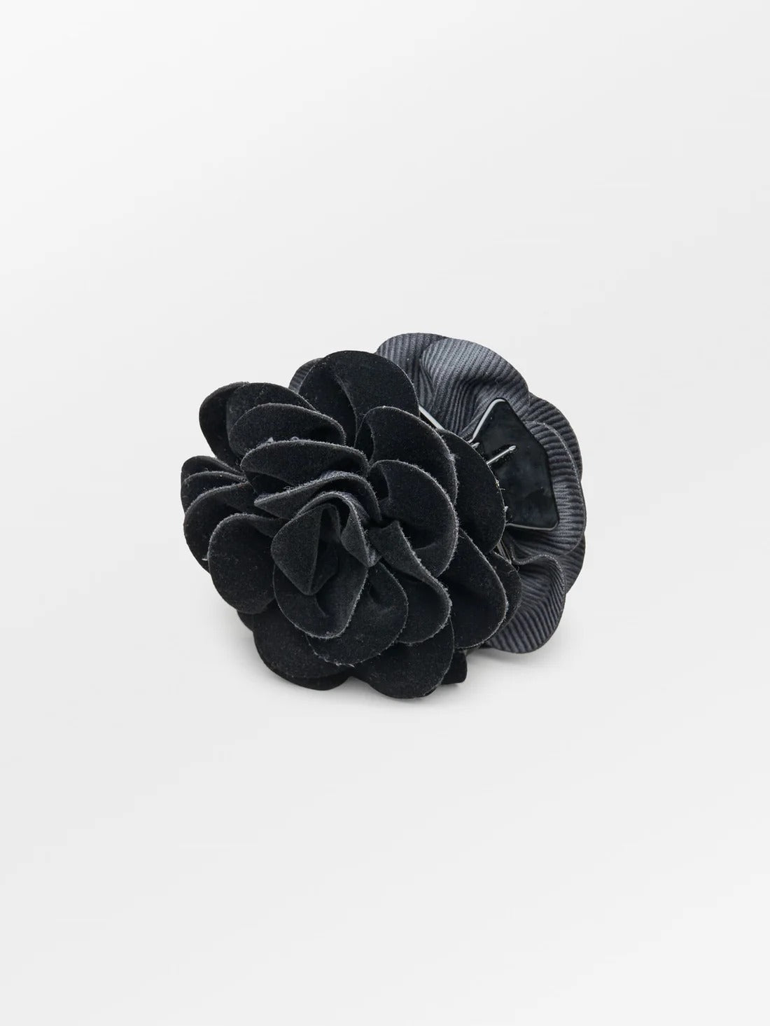 Velvet Peromia Hair Claw Black